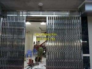 Cửa xếp inox mẫu 7